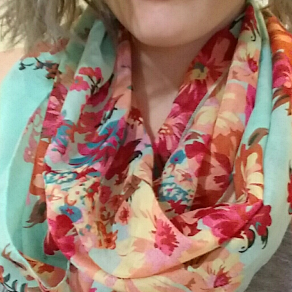 Scarf bundle - Picture 4 of 4